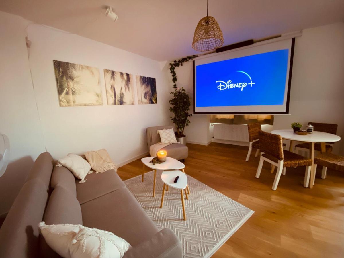 Home Cinema - Balcony - Wi-Fi & Streams Magdeburgo Esterno foto